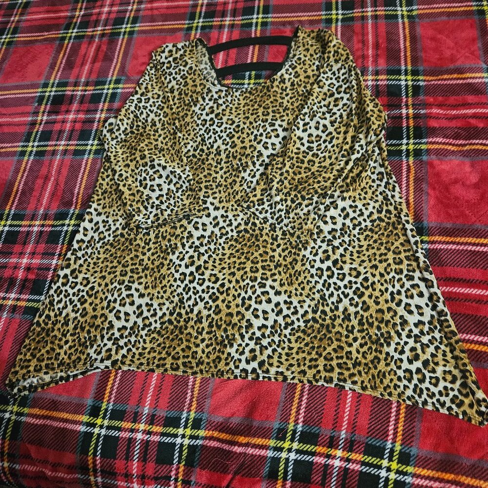 Ladies Leopard Long Top